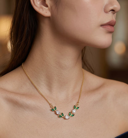 Tulip White Necklace