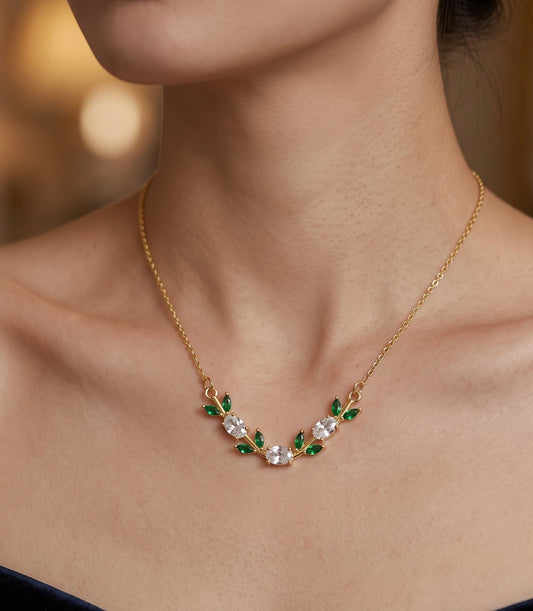 Tulip White Necklace