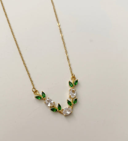 Tulip White Necklace