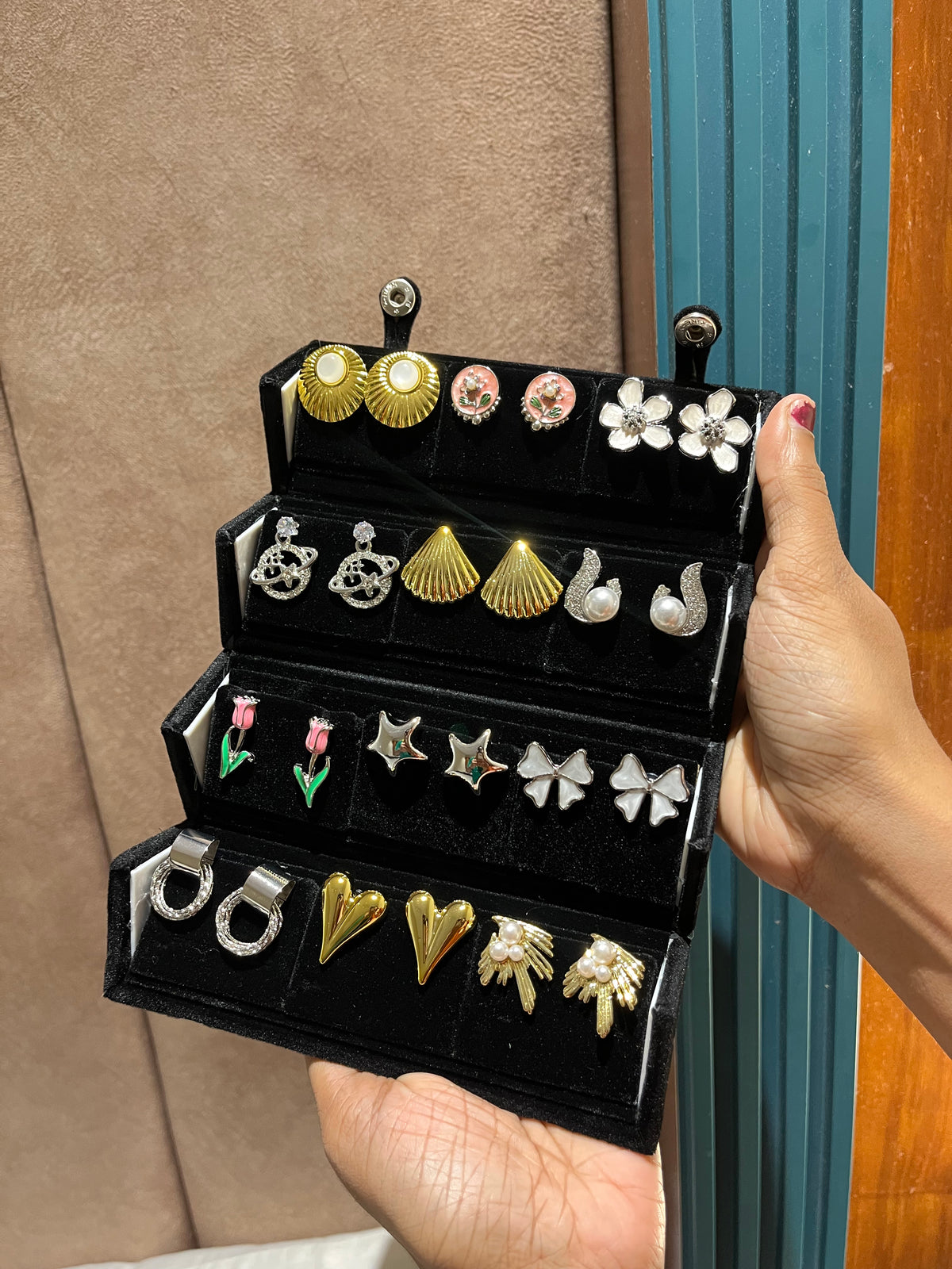 12 Pc Korean Earrings Full Black Box