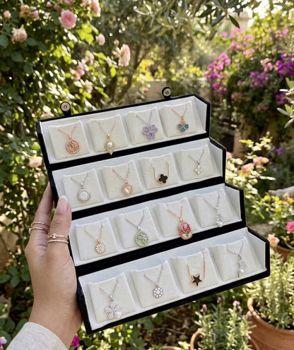 16 Pc Korean Necklace Black & Cream Box