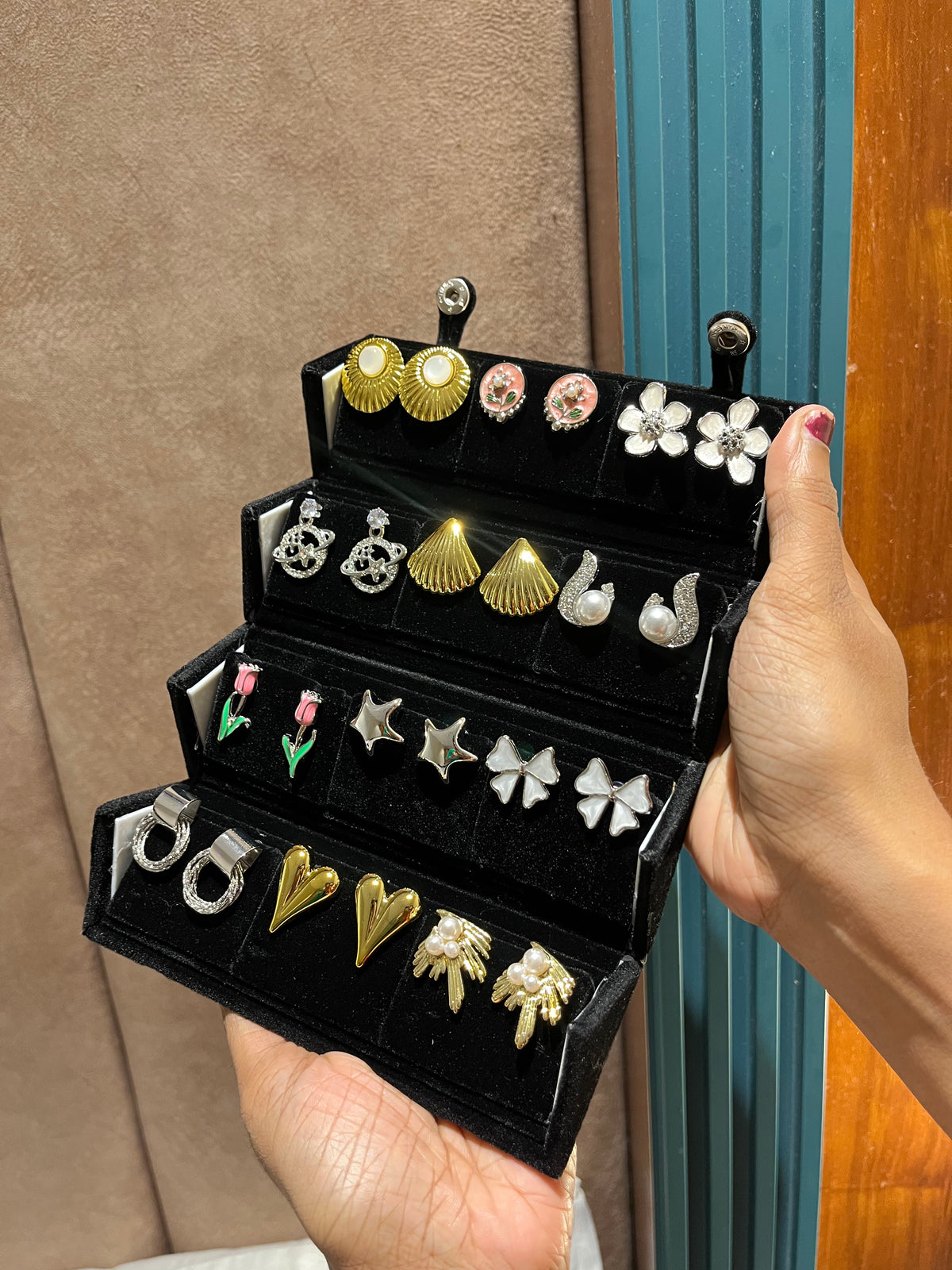 12 Pc Korean Earrings Full Black Box